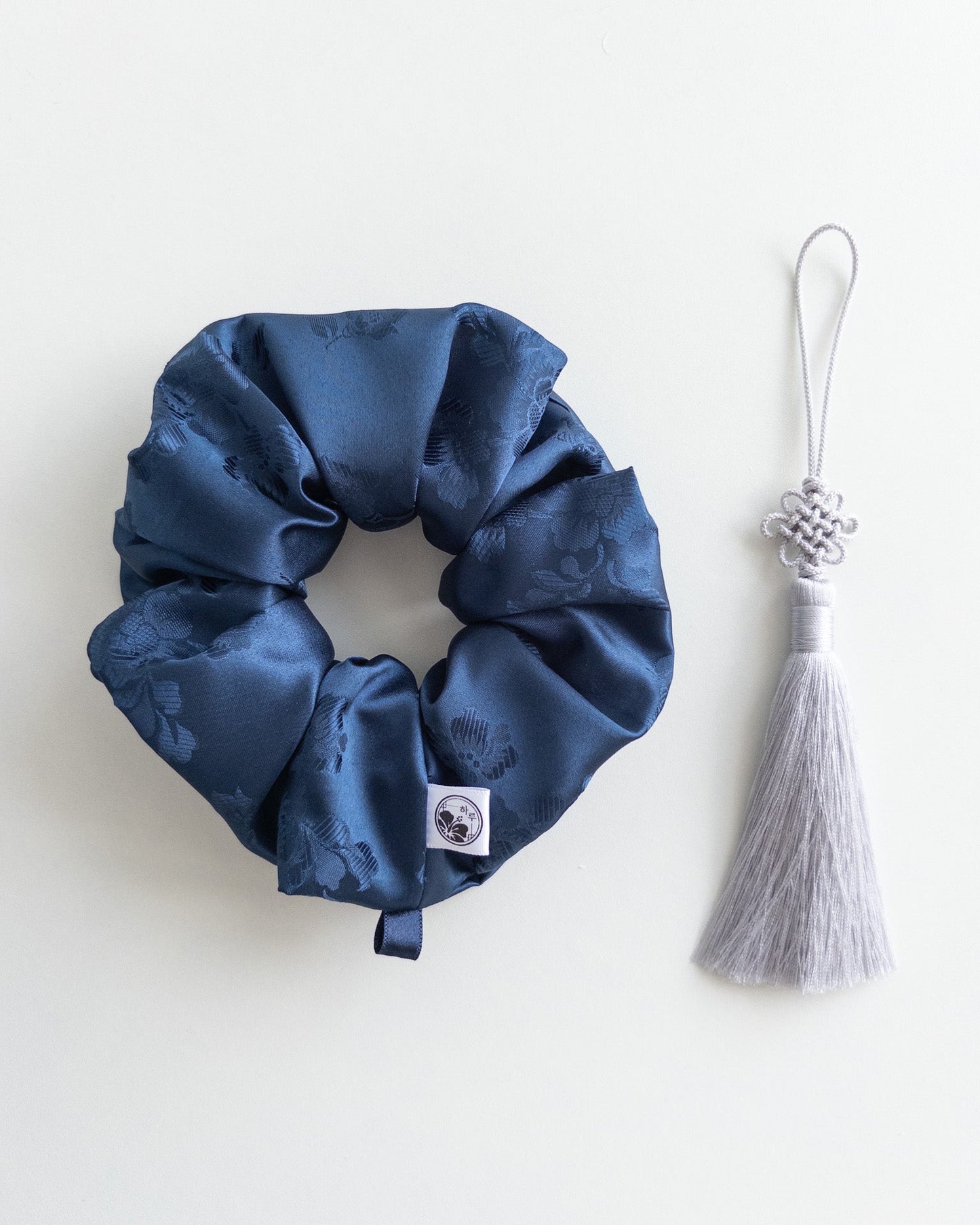 Navy hanbok scrunchie with a Norigae(light gray)